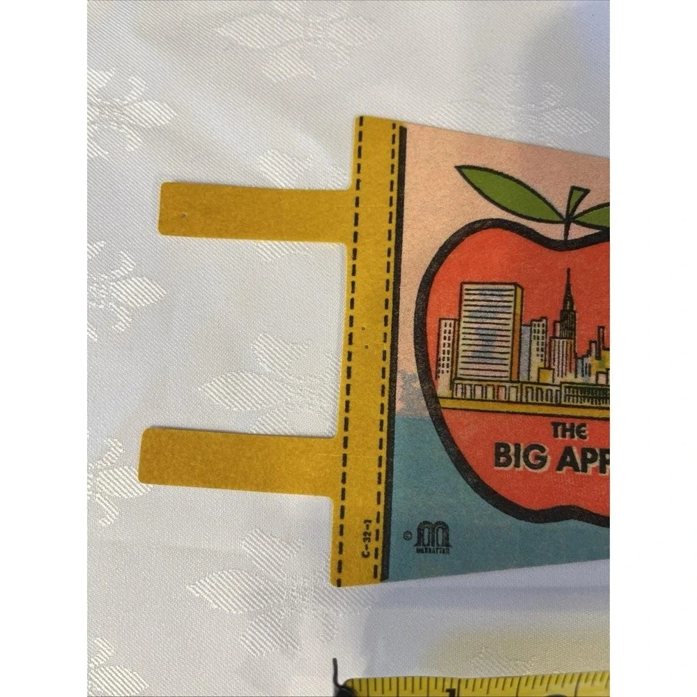 4 Vintage New York City Souvenir Pennants  Retro Chinatown ,Dragon , Skyline